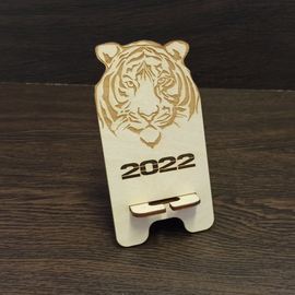 Изделия из дерева (фанеры) Подставка для мобильного телефона смартфона с логотипом тигра 2022 tm-19-9508 купить в твоимодели.рф