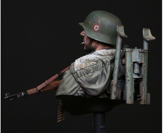 Склеиваемые модели  LM-B008 Немецкий солдат Мертвая голова, Харьков 1943 1/10 tm01481 купить в твоимодели.рф