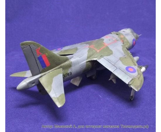 Склеиваемые модели  ЕЕ72274 Hawker Siddeley Harrier (Харриер) истребитель - бомбардировщик 1/72 tm05189 купить в твоимодели.рф